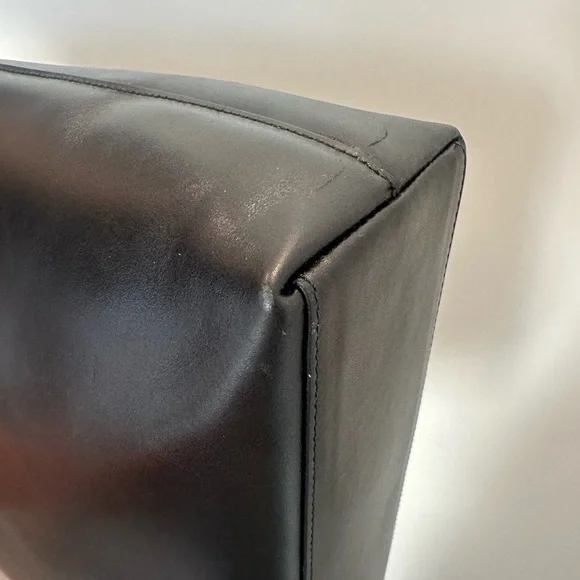 Gucci Black Leather Vintage Shoulder Bag with COA - Picture 8 of 17